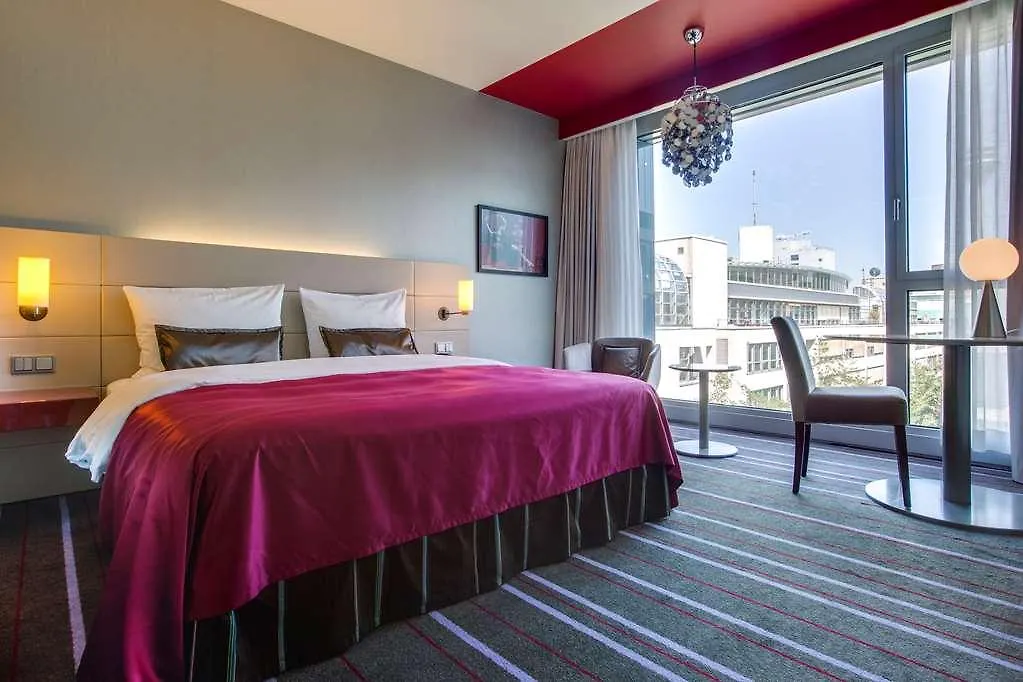 Radisson Blu Media Harbour Hotel, Duesseldorf 4*, Düsseldorf
