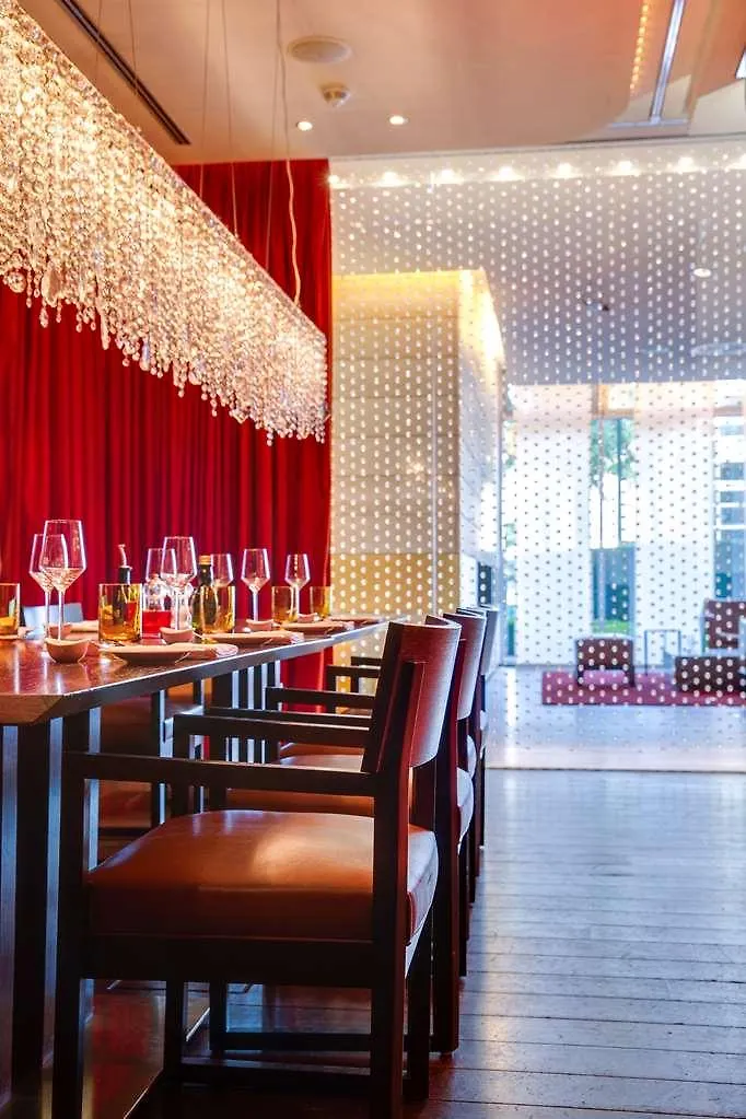 Radisson Blu Media Harbour Hotel, Duesseldorf 4*, Düsseldorf
